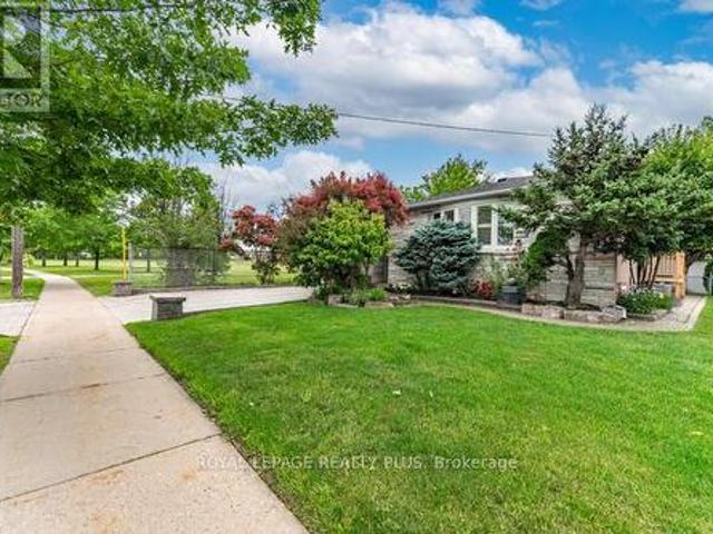 87 Hullmar Drive, Toronto, ON, M3N 2E2 house for sale | Listing ID W13749 | Royal LePage