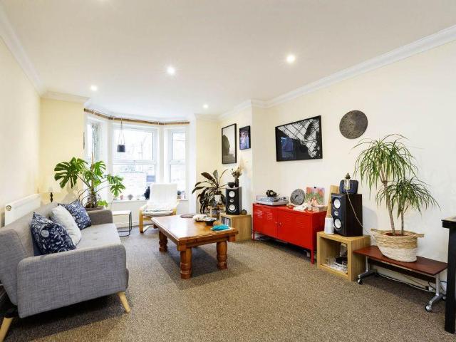 87 Listria Park, London, N16 5SP, United Kingdom | 4 bed townhouse for rent #139068205 | Rentberry