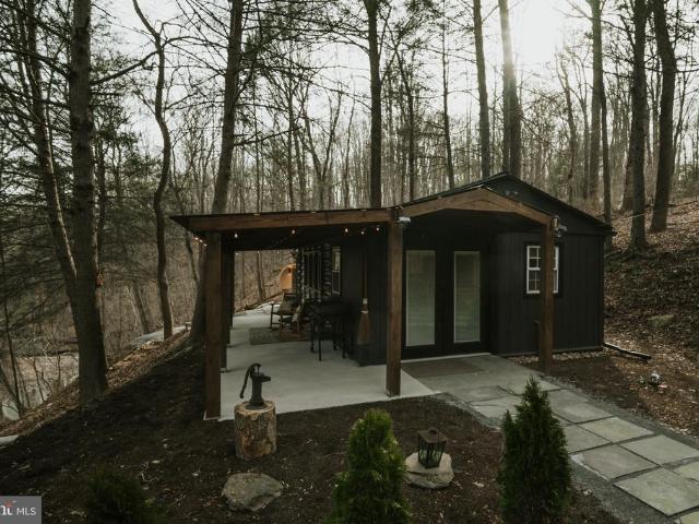 87 Pond Road