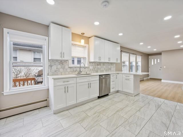 87 Putnam Street, Bristol, US, CT