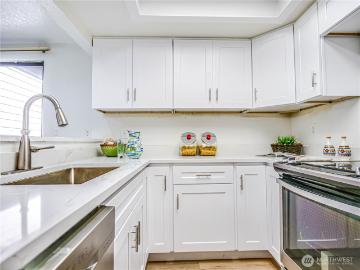 8407 18th Avenue W # 4 102