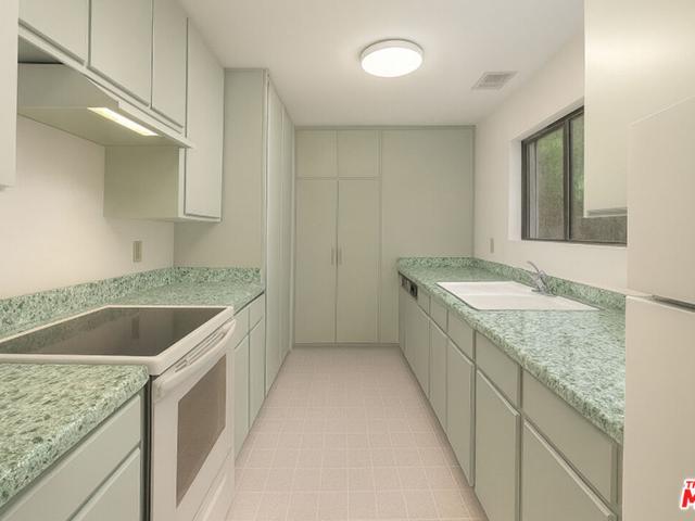 8400 De Longpre Ave, Unit 104, West Hollywood, CA 90069 | MLS #26833