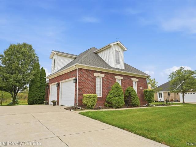 8401 Heartwood Drive