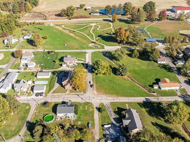8402 E County Rd 200 S
