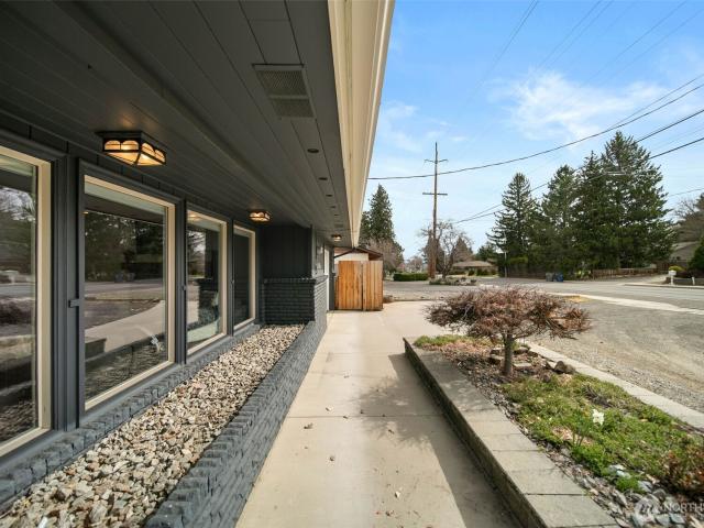 840 Crawford Ave
