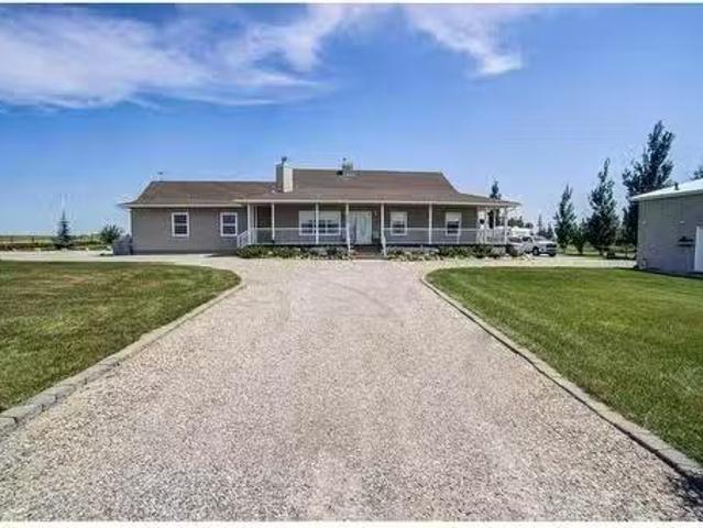 840 Dufferin Street, Granum, AB, T0L 1A0 house for sale Lis.