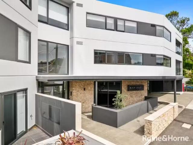8/417 Sandy Bay Road, SANDY BAY House for rent Listed by Juli.