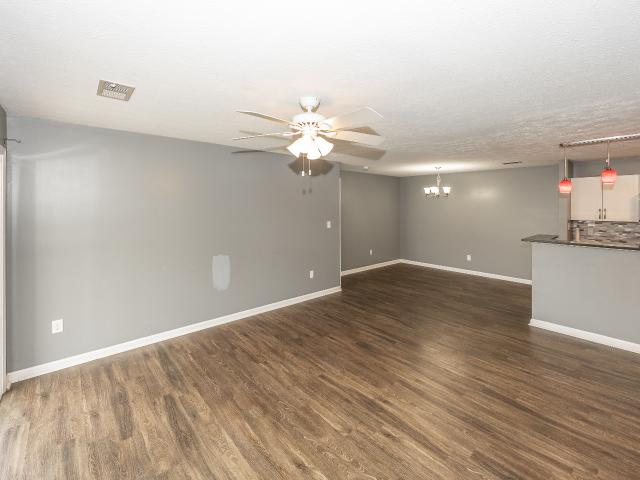 8418 Glenwillow Lane # 101