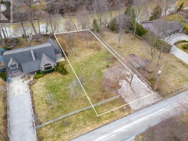 8419 Defore Drive, Lambton Shores Grand Bend, ON, N0M 1T0 Luxury House for sale | Listing ID X13501 | Royal LePage Carriage Trade Luxury Properties