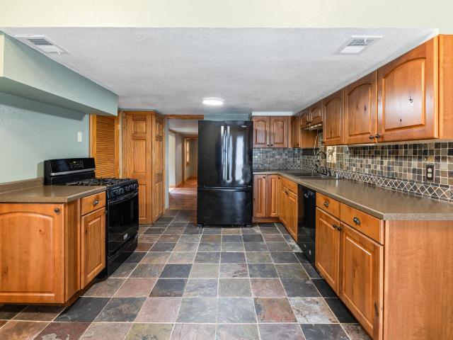 8413 Fox River Rd