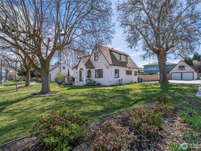 841 Red Apple Road