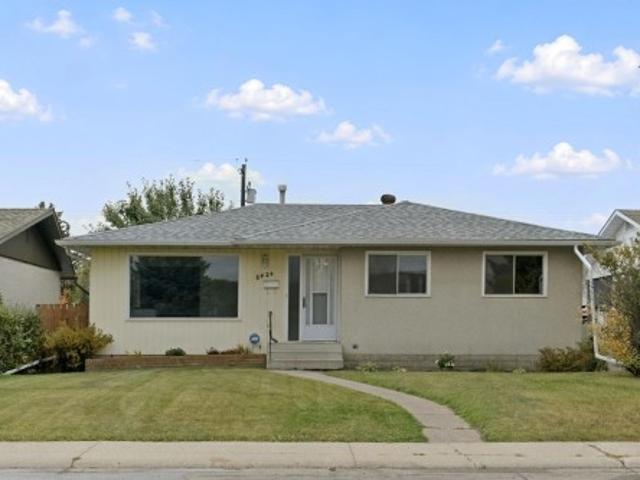8424 70 Street Nw, Edmonton, AB, T6B 1W5 house for sale | Listing ID E4512 | Royal LePage