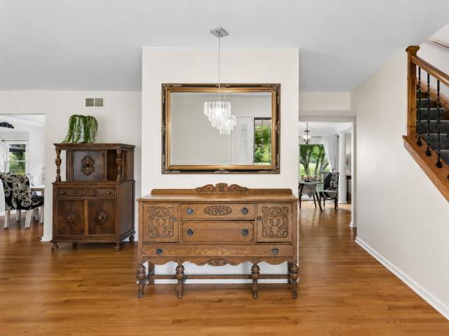 8425 Creekside Lane