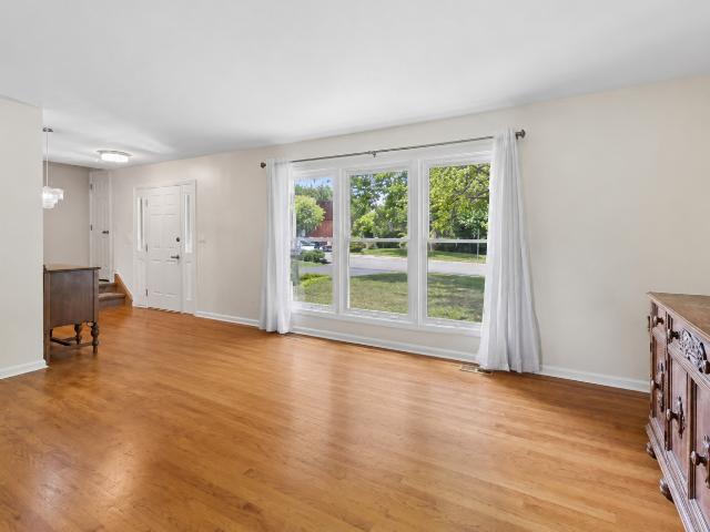 8425 Creekside Lane