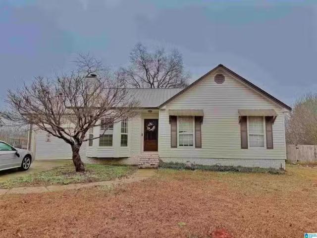 8425 LANEWOOD CIR, LEEDS, AL 35094