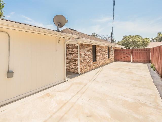 8429 Stephanie Drive