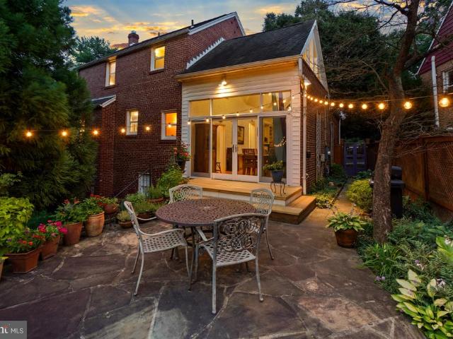 8422 Queen Annes Drive