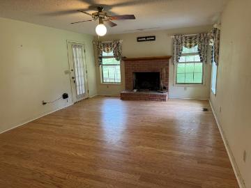 8422 S State Hwy 605