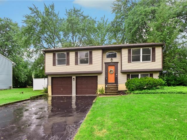8422 Zenith Drive