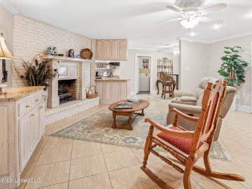 842 Ancient Oaks Circle