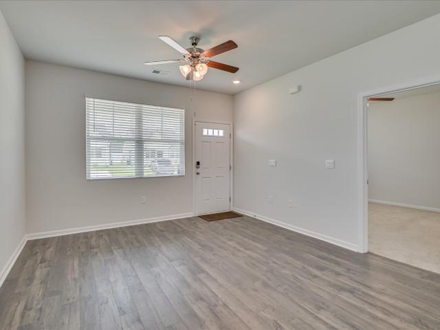 842 Feldspar Manor