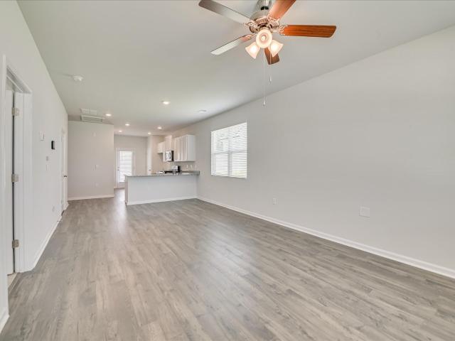 842 Feldspar Manor