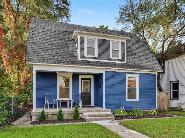 842 Hall Street