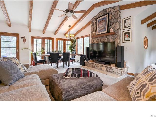 842 Lakeshore Drive