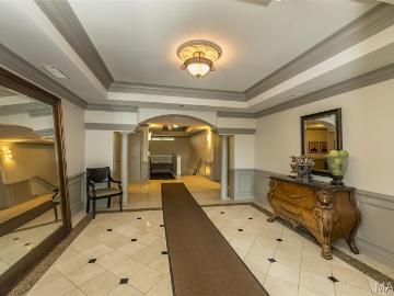 842 N New Ballas Ct, Unit 103, St. Louis, MO 63141 | MLS #26011