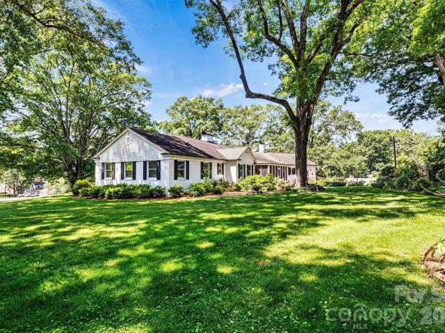 842 North Center Street