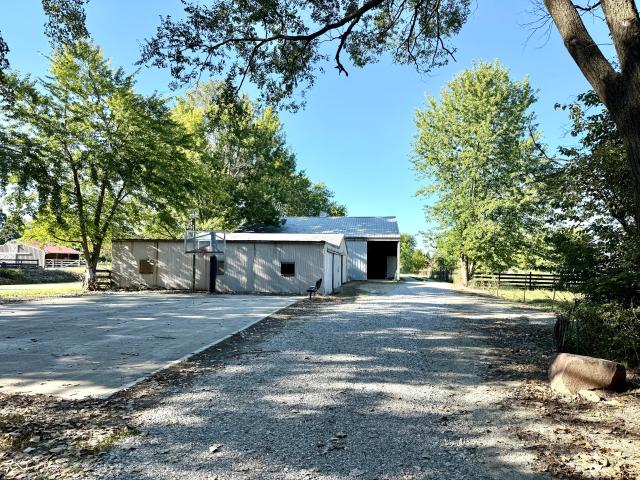 842 W Cutsinger Road