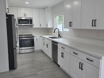 8430 Hydra Lane