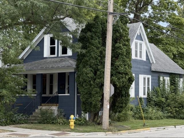 843 dousman street