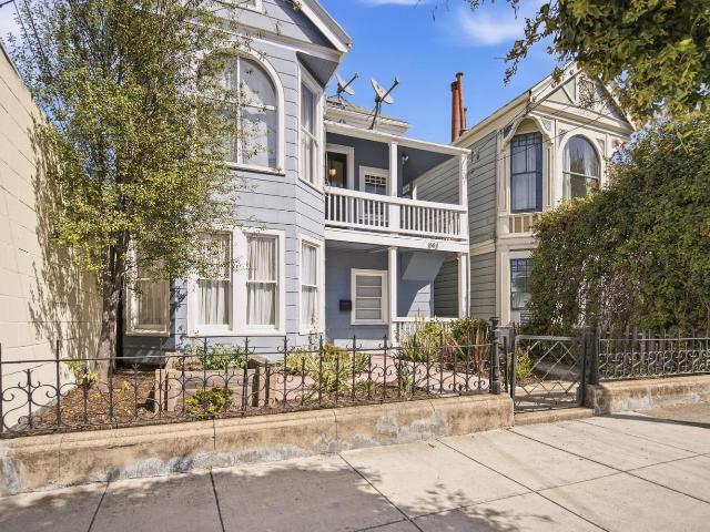 843 Santa Clara Avenue