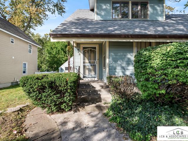 843 Temple Street