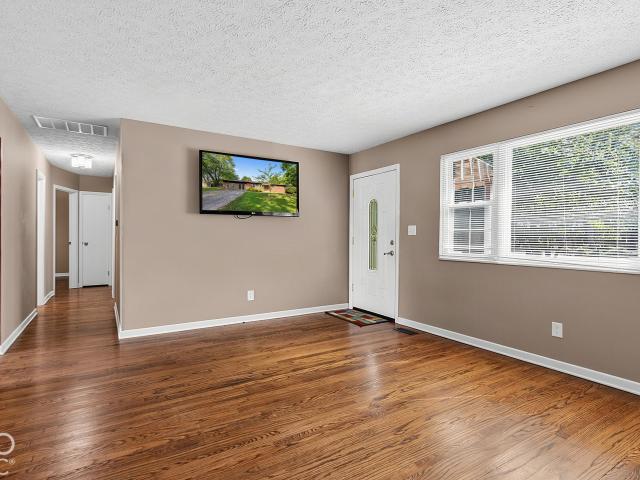 8440 W 88th Street