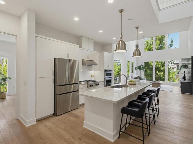 8442 Distinctive Dr
