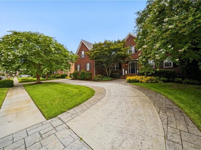 844 Greenfield LN