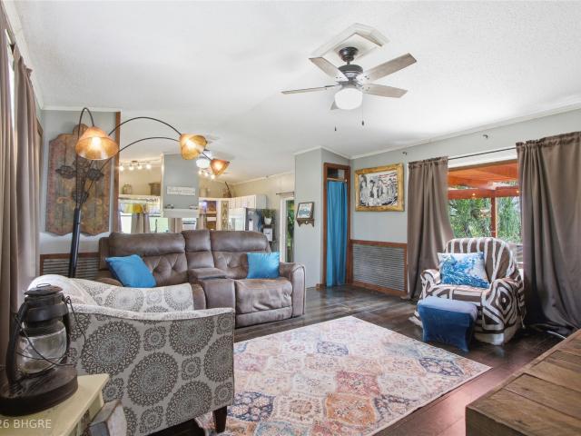8456 Outer Drive