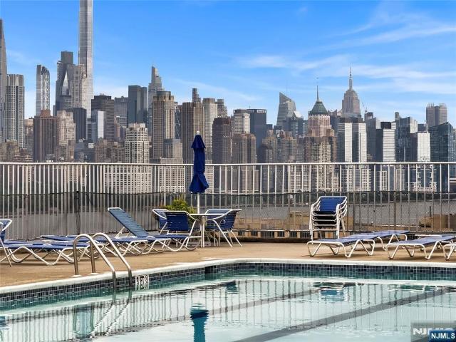 8450 Boulevard East, North Bergen, US, NJ