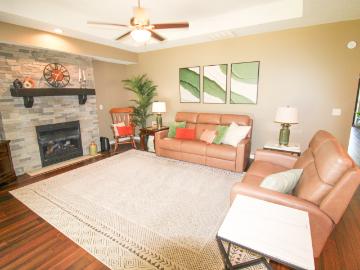 845 S Bay Hill