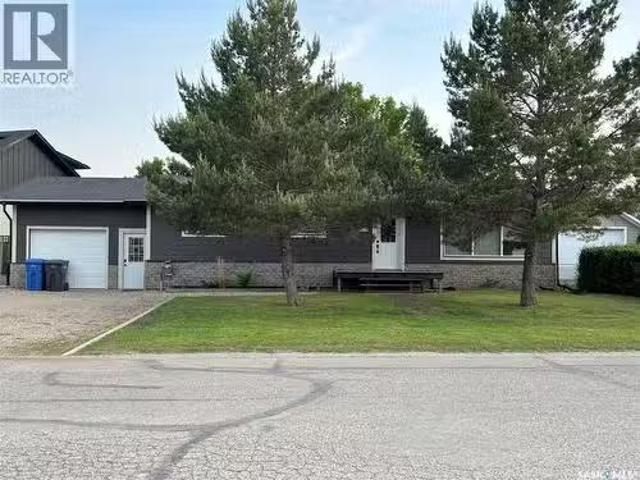 845 Prospect Avenue, Oxbow, SK, S0C 2B0 house for sale List.