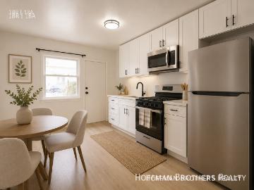 845 W 82nd St Los Angeles, CA 90044