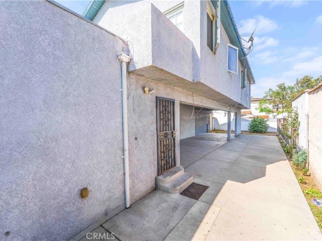 8463 S Halldale