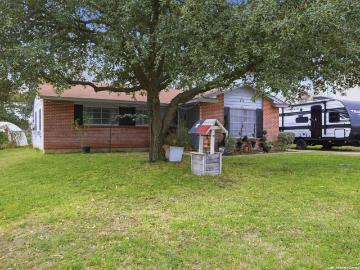 846 Horseshoe Trail, Universal City, TX 78148 | MLS #1934