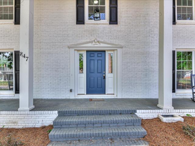 847 Hillcrest Street