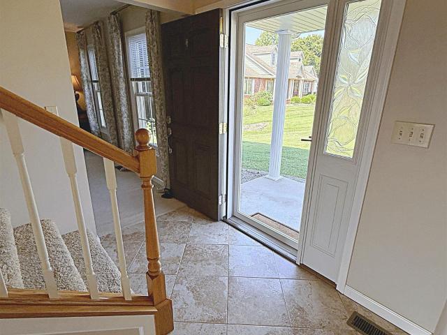 847 W Graham Lane