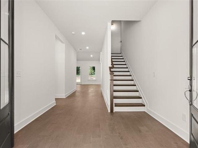 8480 Creekside Overlook Drive