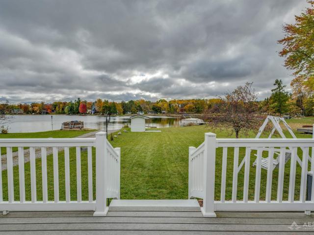 8483 Lakeview
