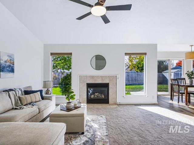8499 W Shooting Star Dr